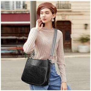 Woman carrying the fashionable crossbody bag, ideal for daily use, shopping, and travel.