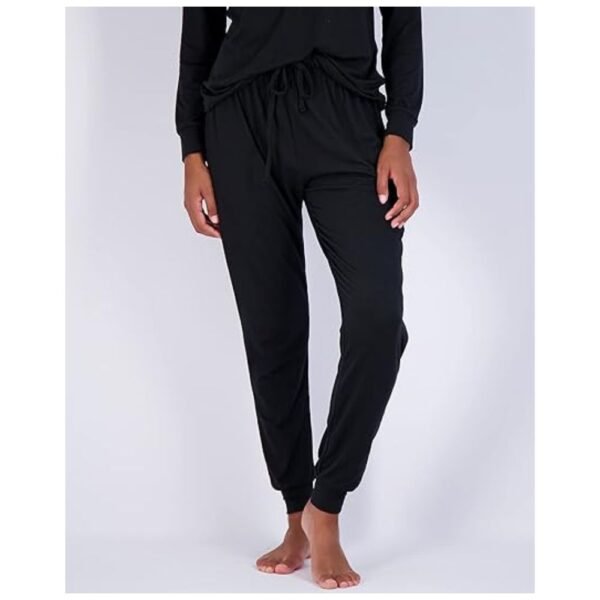 Detail of women's jogger-style pajama pants with an elastic waistband, designed for ultimate comfort and lounging